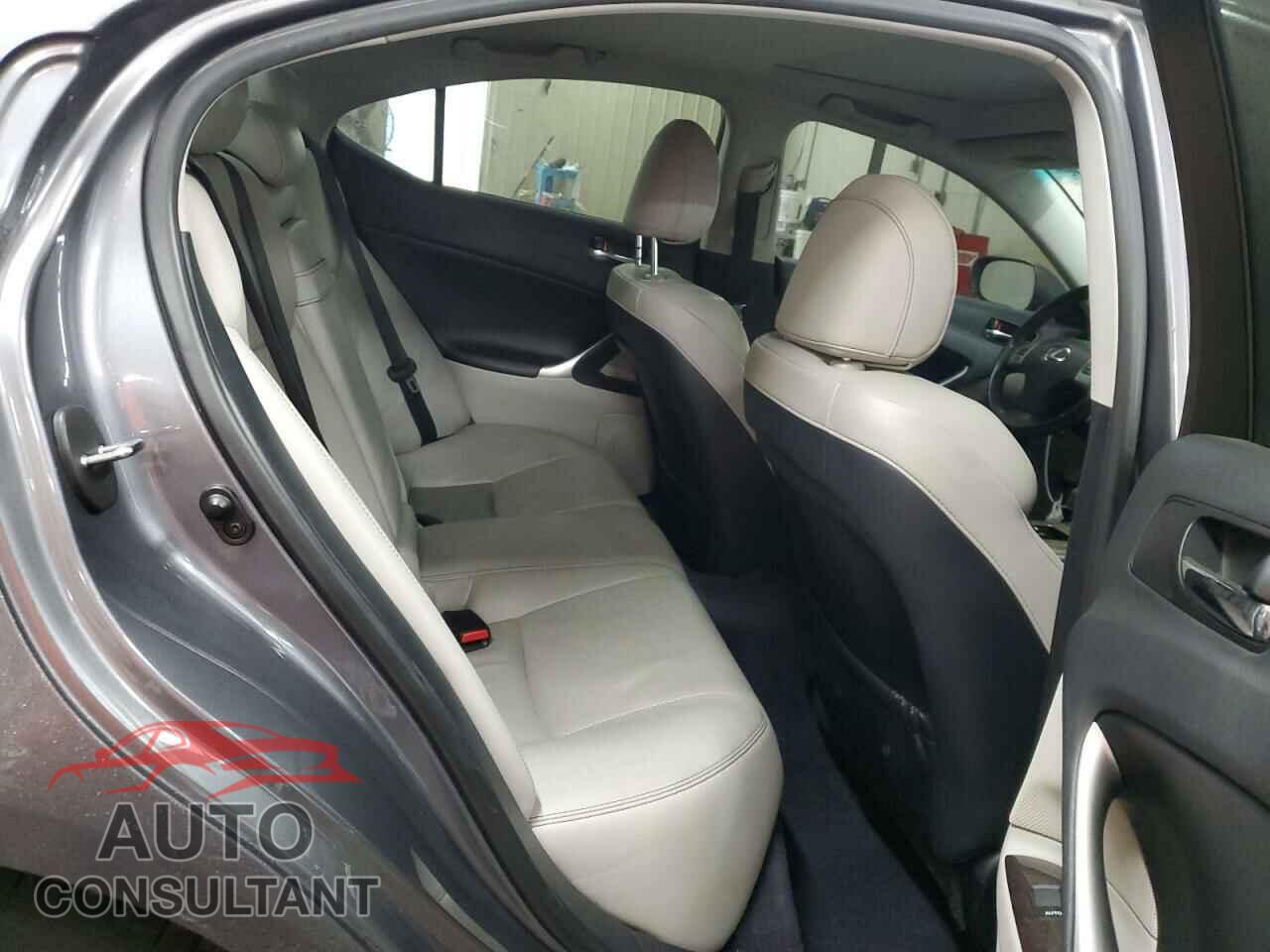 LEXUS IS 2013 - JTHBE5C28D5031931