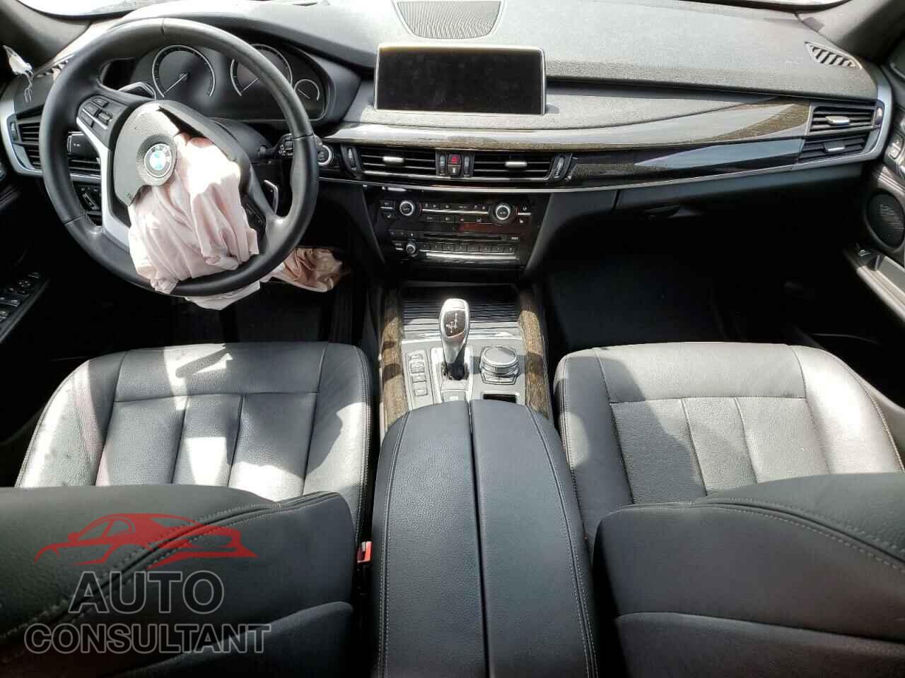 BMW X5 2018 - 5UXKR0C50J0Y04885