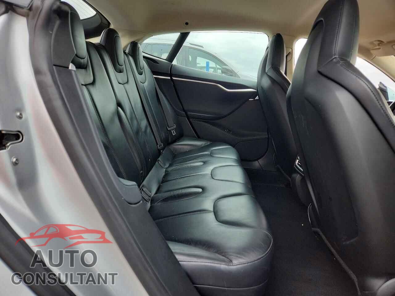 TESLA MODEL S 2013 - 5YJSA1CN7DFP27081