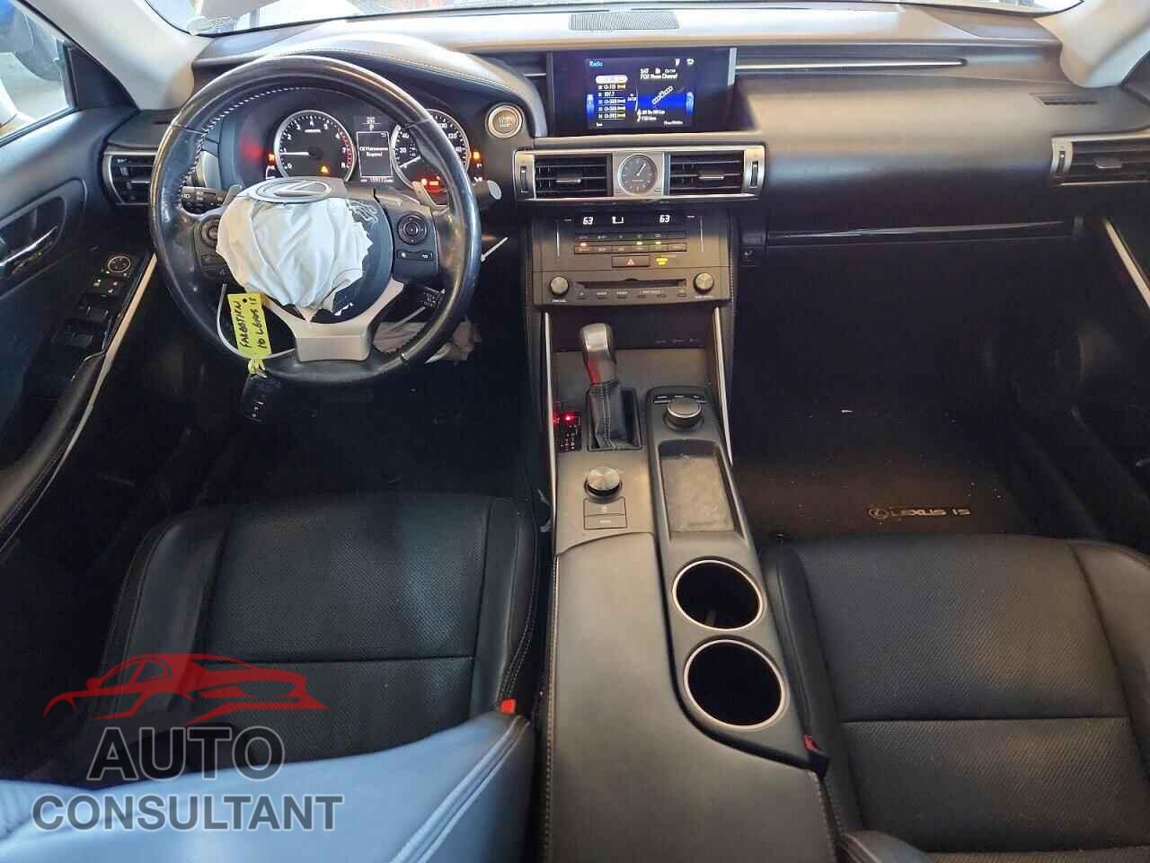 LEXUS IS 2016 - JTHBA1D24G5024448