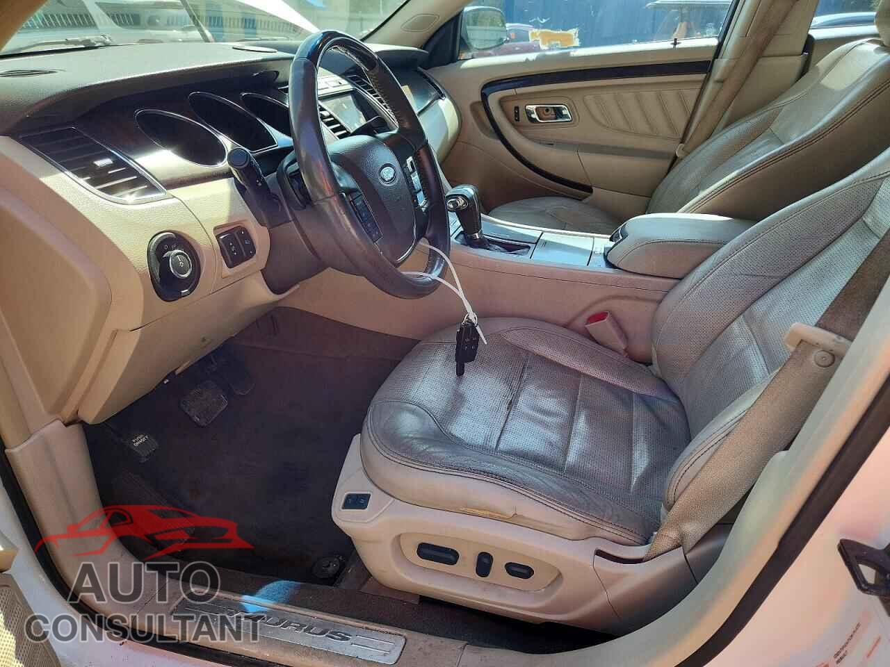 FORD TAURUS 2010 - 1FAHP2FW4AG141044