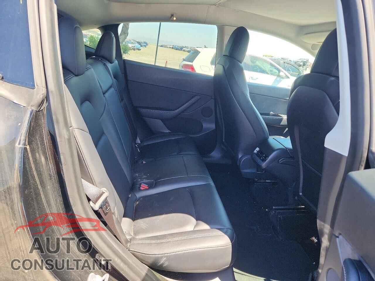 TESLA MODEL Y 2021 - 5YJYGDEE3MF196078