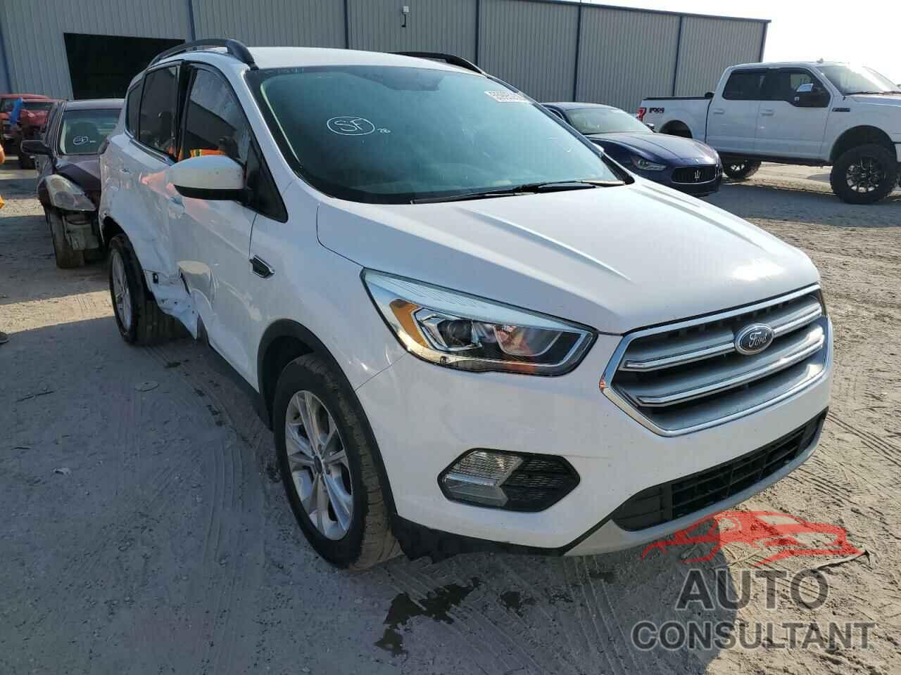 FORD ESCAPE 2017 - 1FMCU0GD5HUD04905