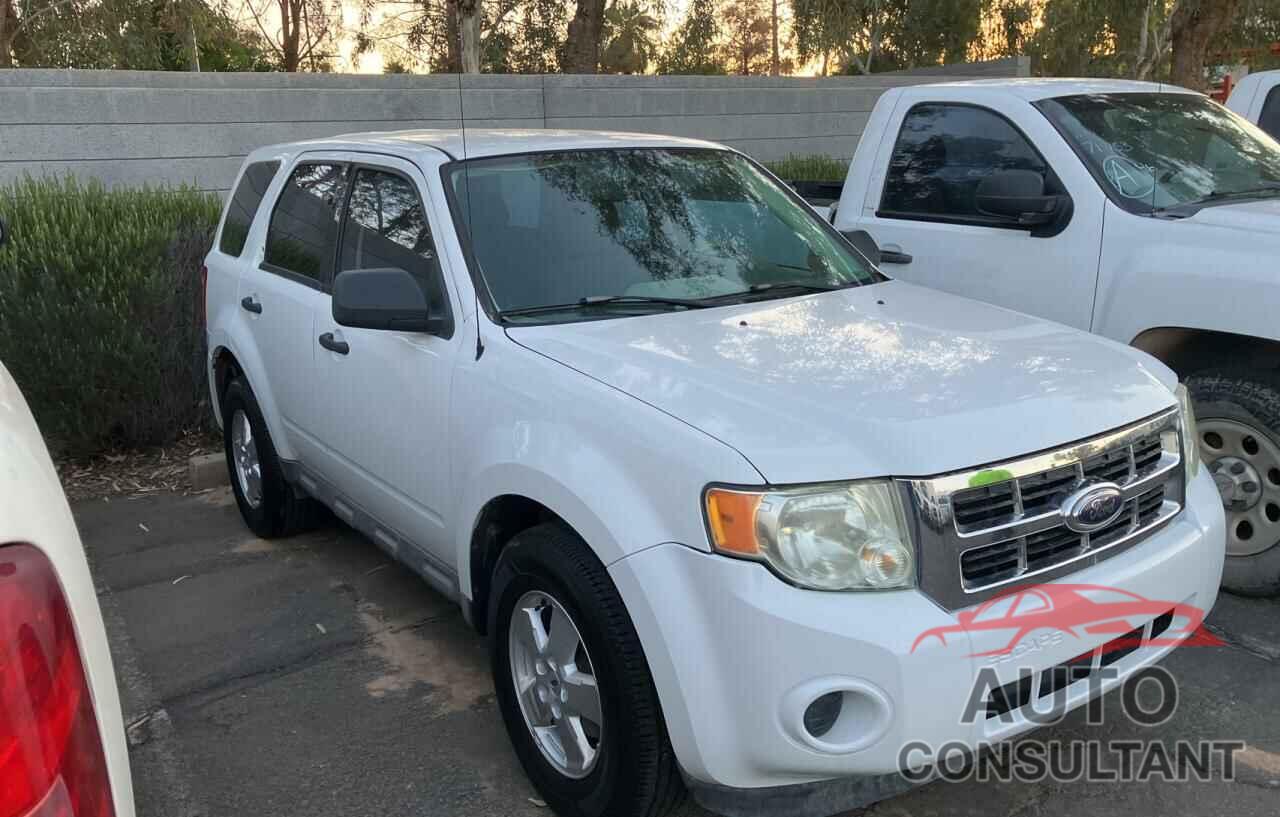 FORD ESCAPE 2009 - 1FMCU02779KB19236
