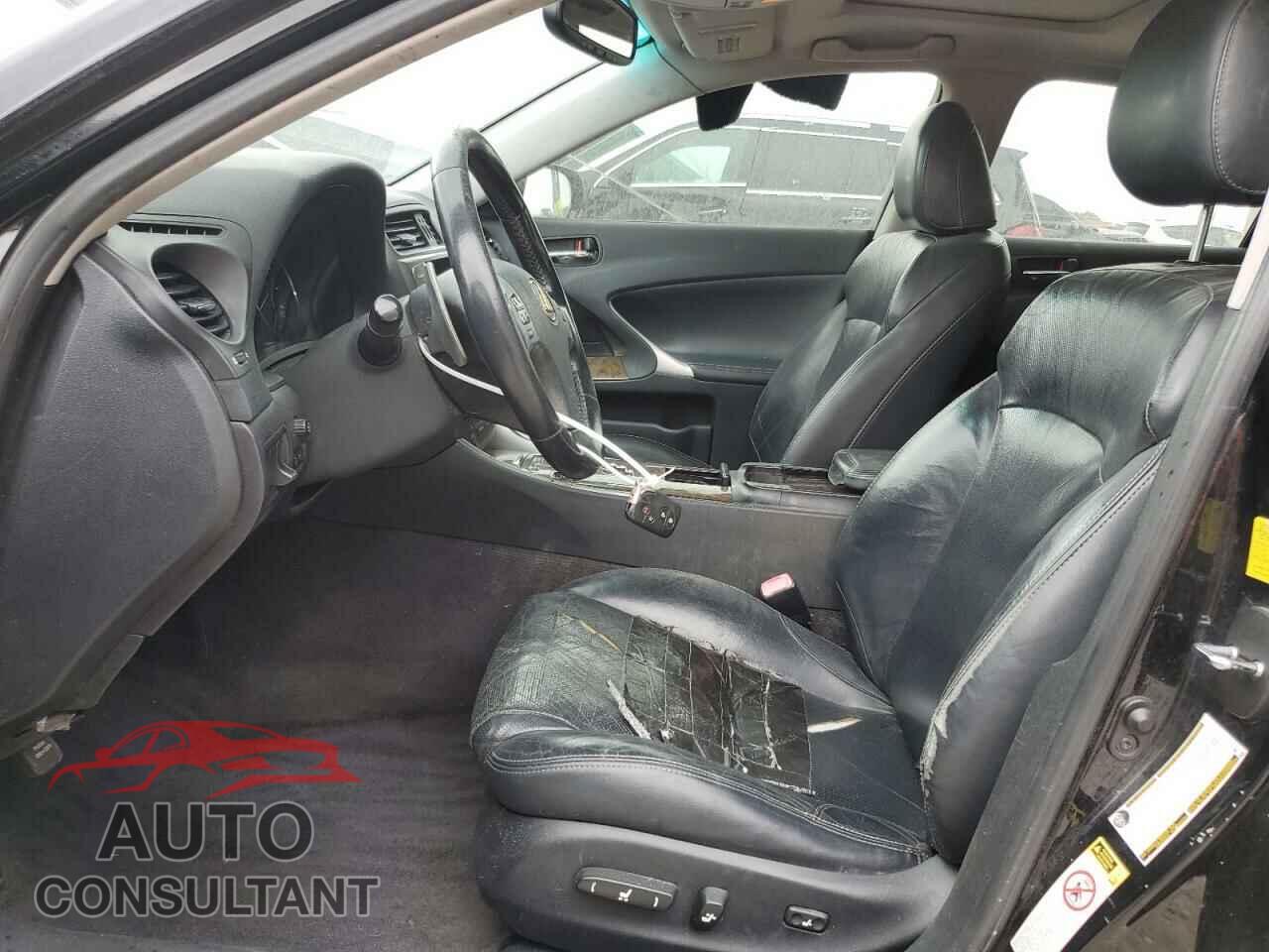 LEXUS IS 2011 - JTHBF5C23B5138637