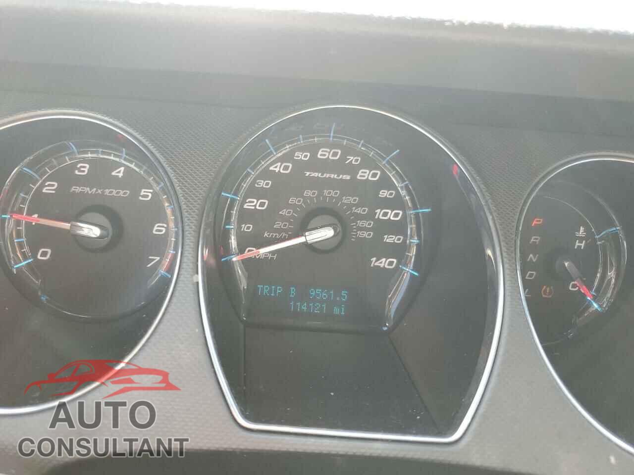 FORD TAURUS 2010 - 1FAHP2DW9AG135582