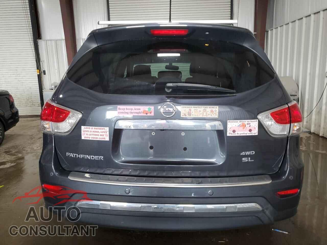 NISSAN PATHFINDER 2013 - 5N1AR2MM2DC647132