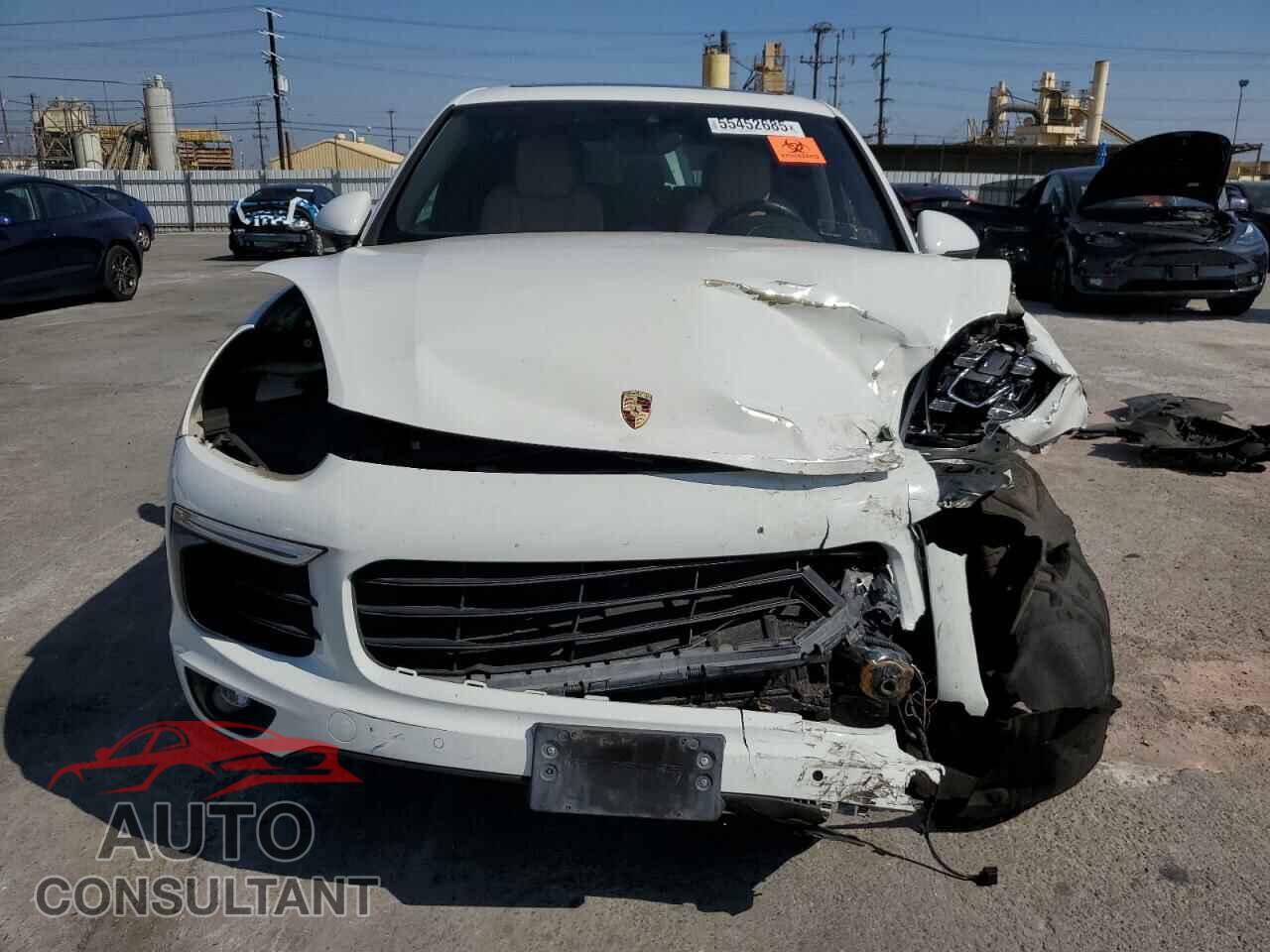 PORSCHE CAYENNE 2016 - WP1AA2A20GLA00567