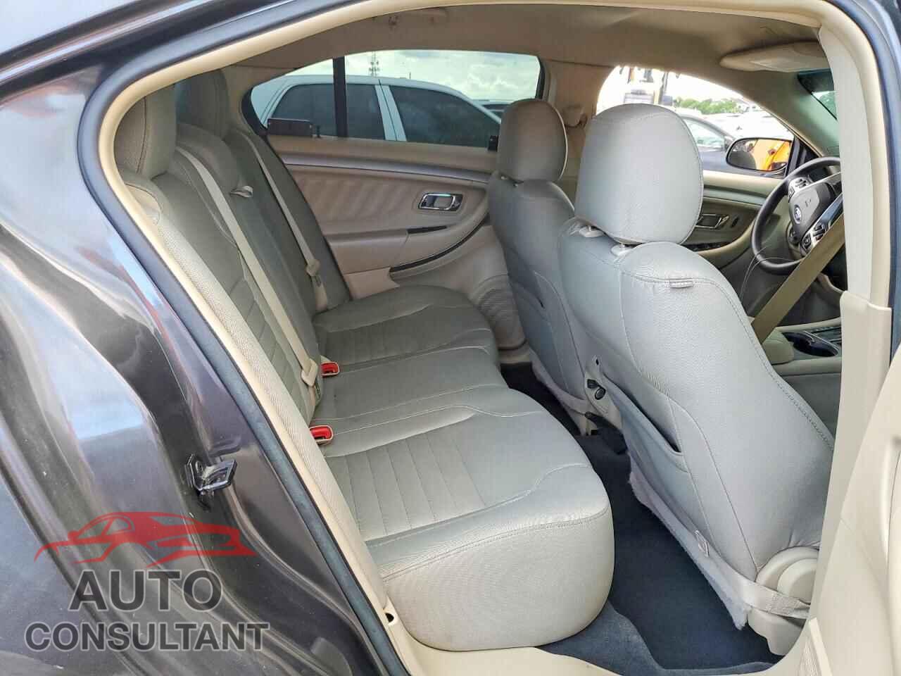 FORD TAURUS 2017 - 1FAHP2D86HG105595