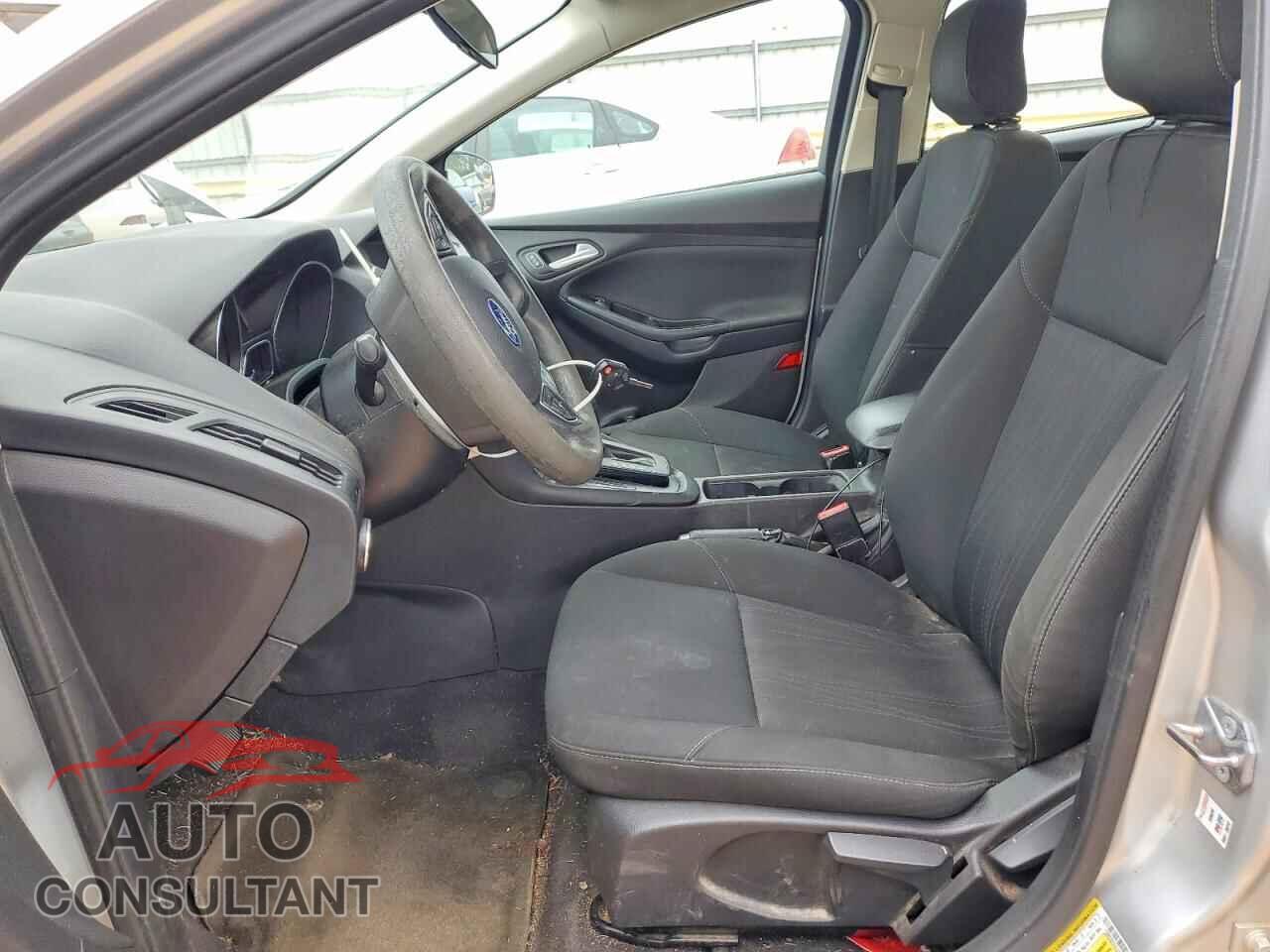 FORD FOCUS 2018 - 1FADP3F29JL324223