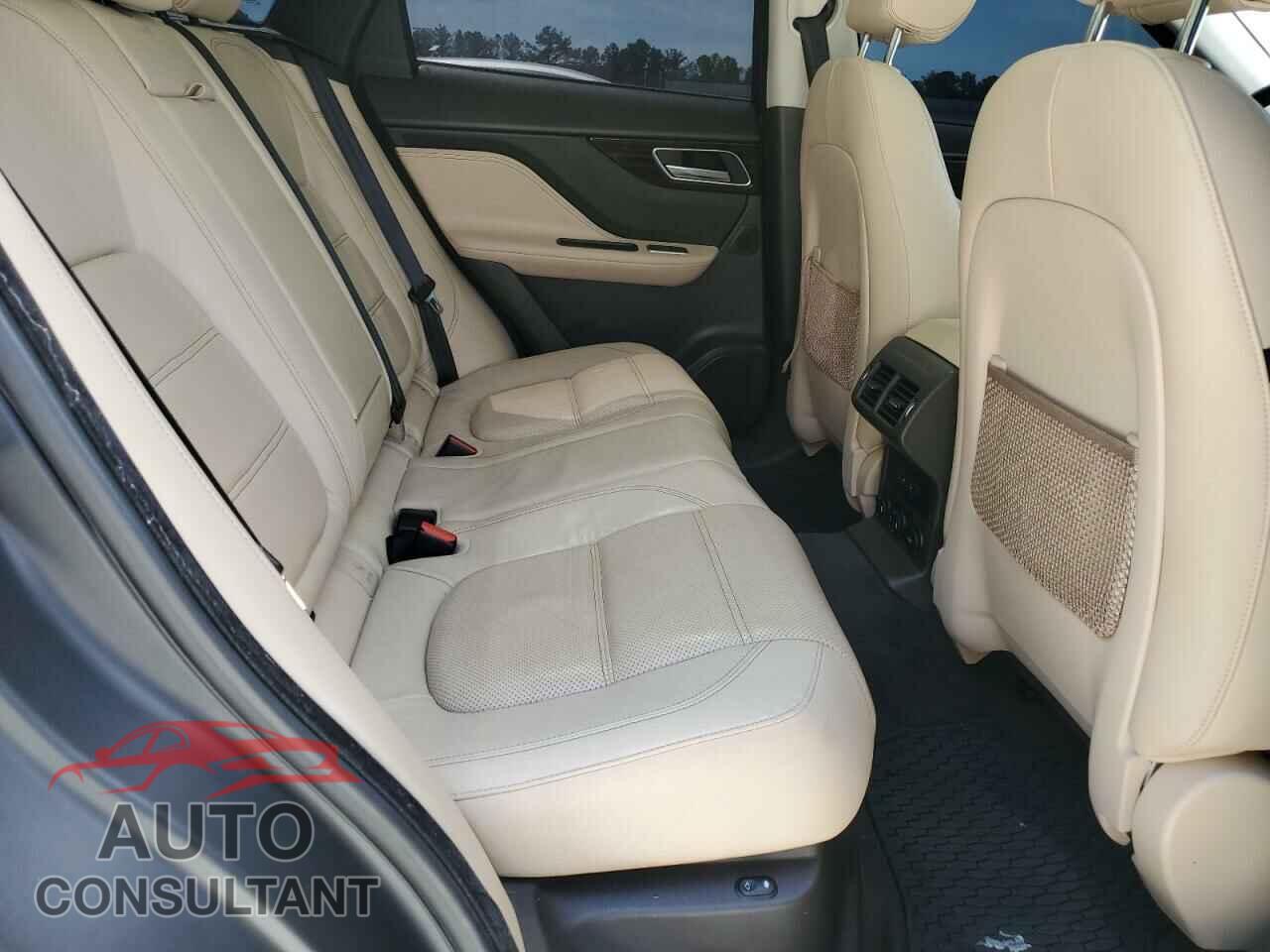 JAGUAR F-PACE 2017 - SADCK2BN9HA096247