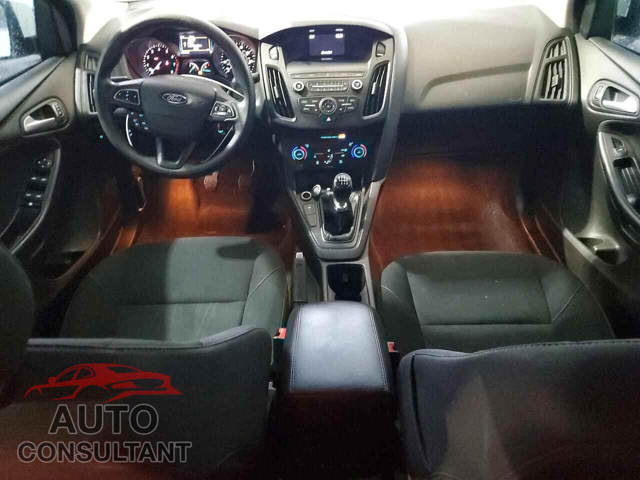 FORD FOCUS 2018 - 1FADP3FE8JL203130