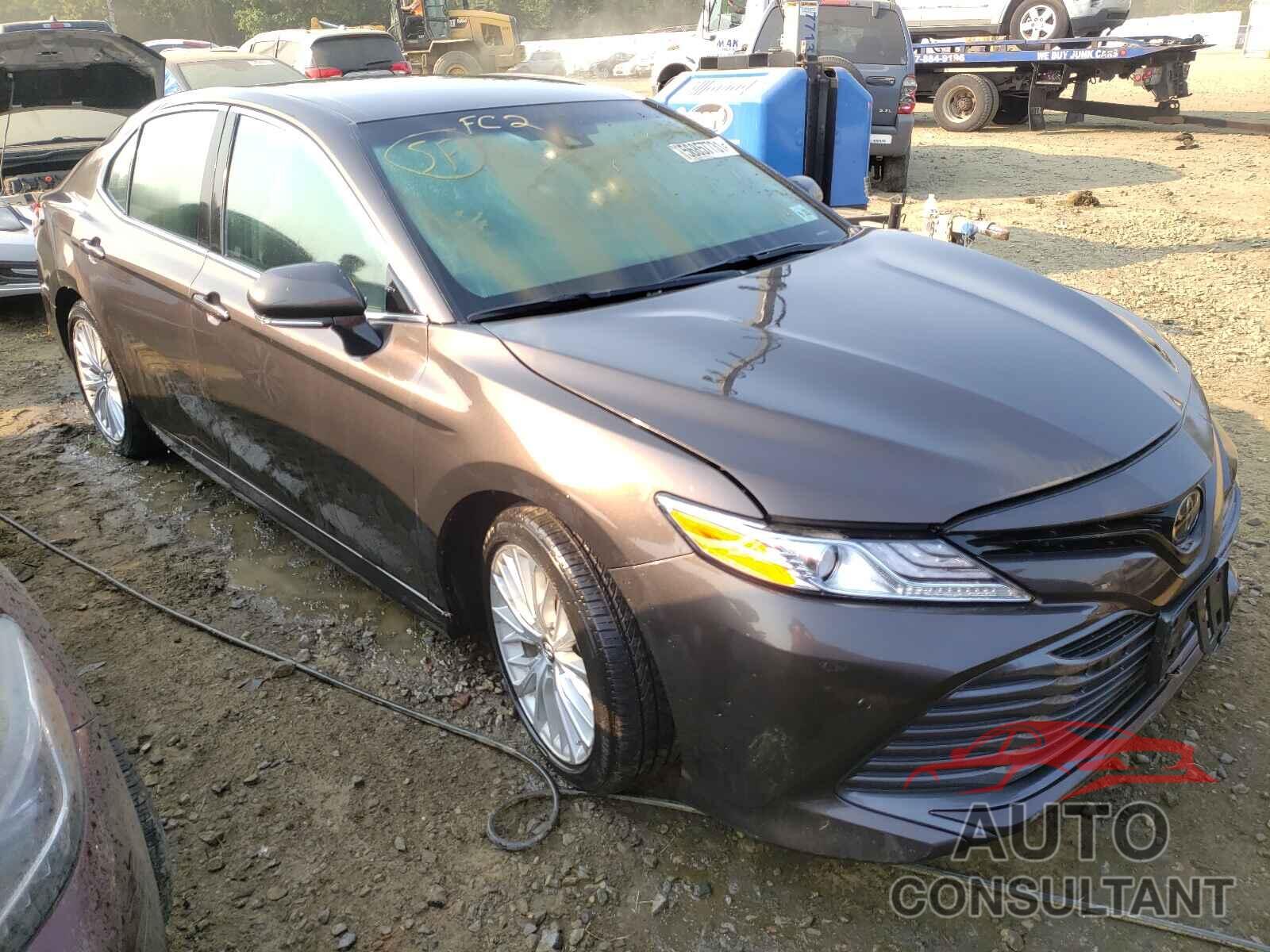 TOYOTA CAMRY 2018 - 4T1B11HK5JU150001