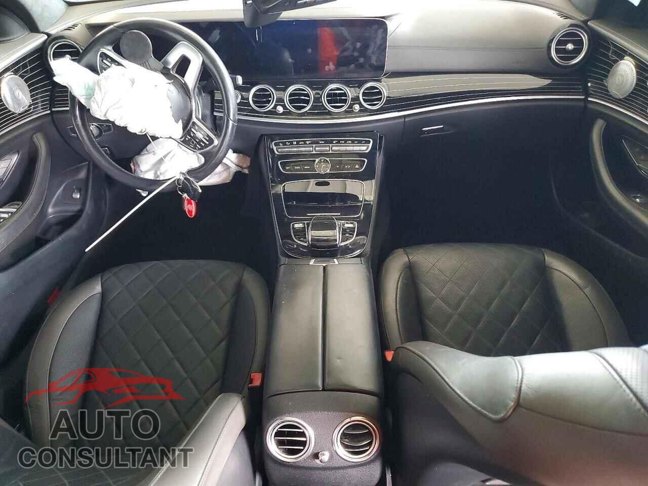 MERCEDES-BENZ E-CLASS 2020 - WDDZF8DB4LA719935