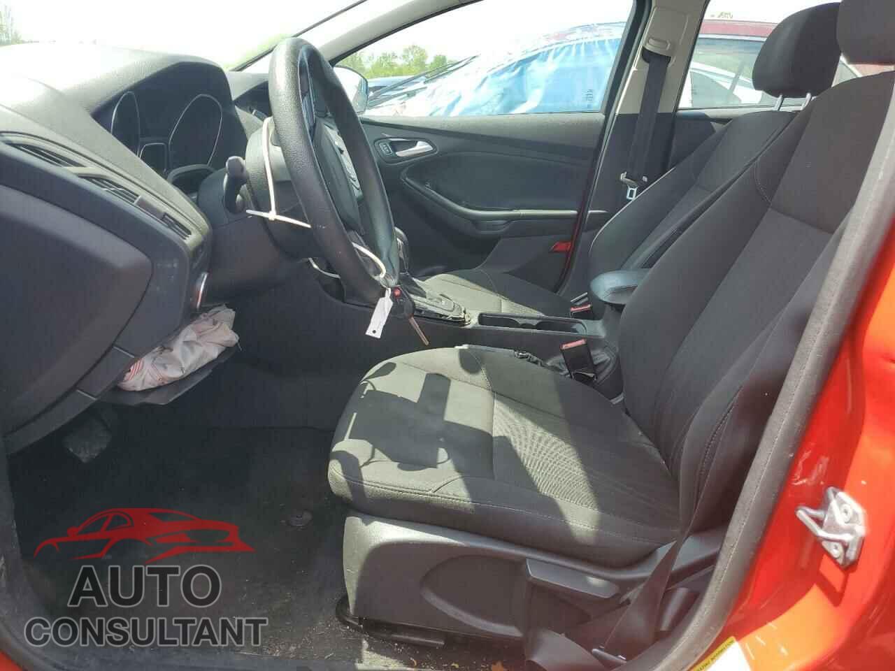 FORD FOCUS 2017 - 1FADP3F28HL279950