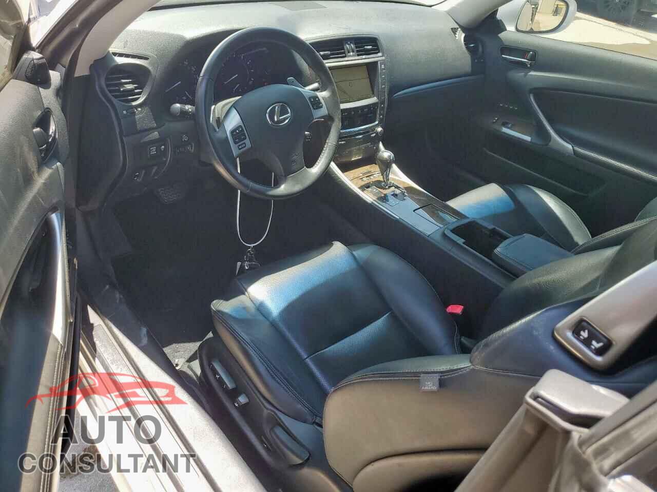LEXUS IS 2011 - JTHFF2C28B2515951