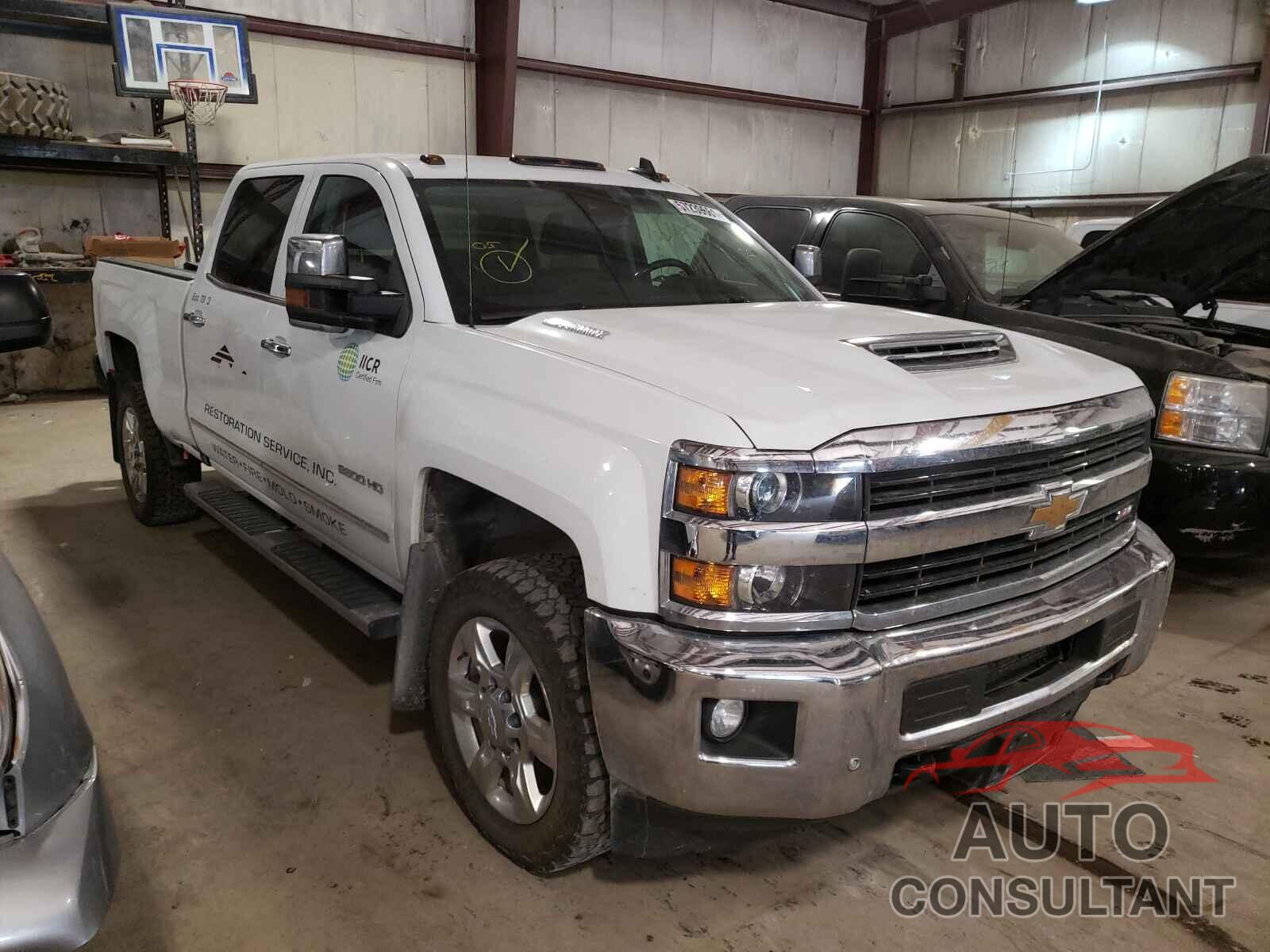 CHEVROLET SILVERADO 2017 - 1GC1KWEY2HF187489
