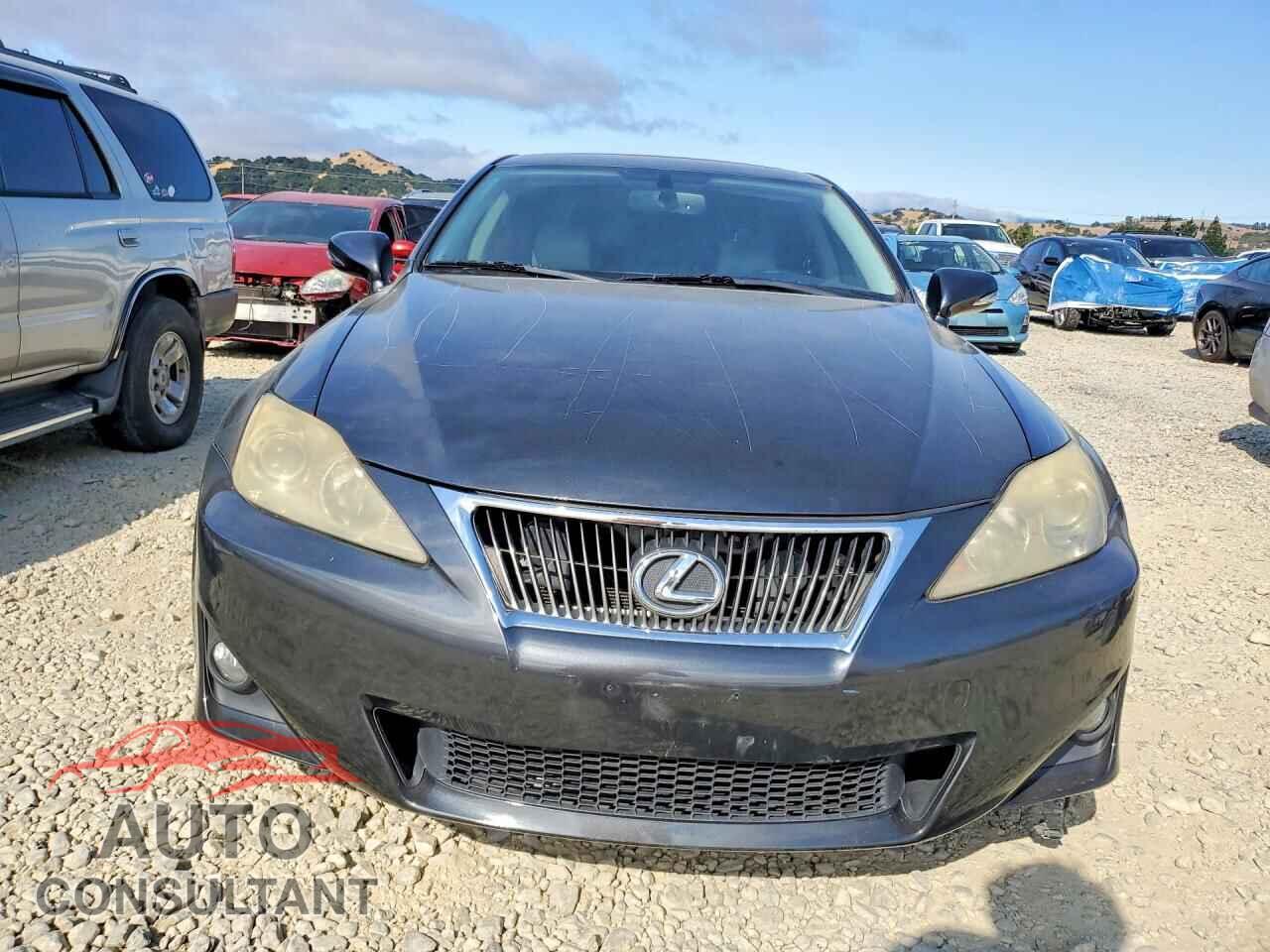 LEXUS IS 2011 - JTHBF5C23B5143112