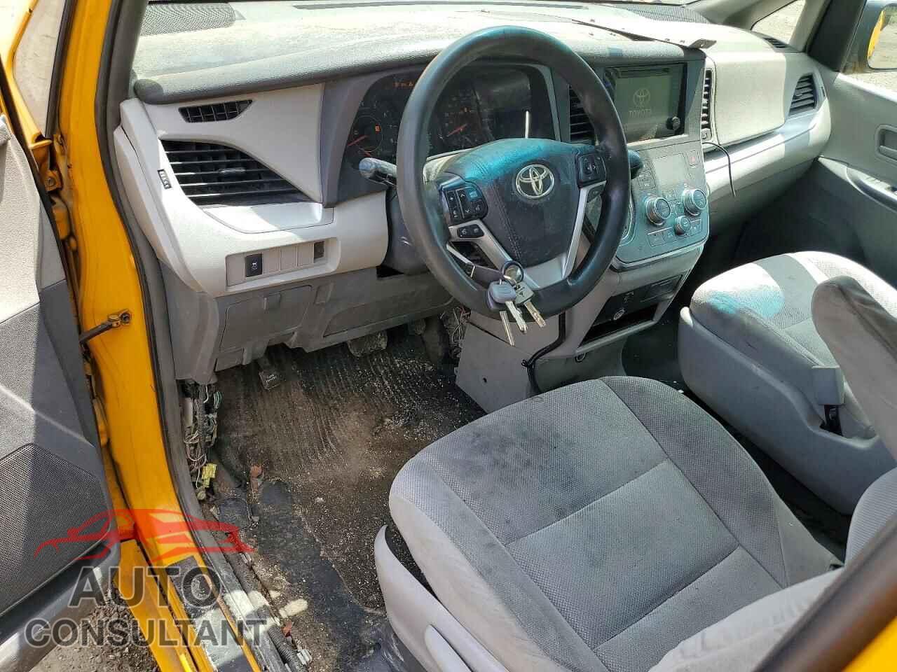 TOYOTA SIENNA 2017 - 5TDZZ3DC2HS845895