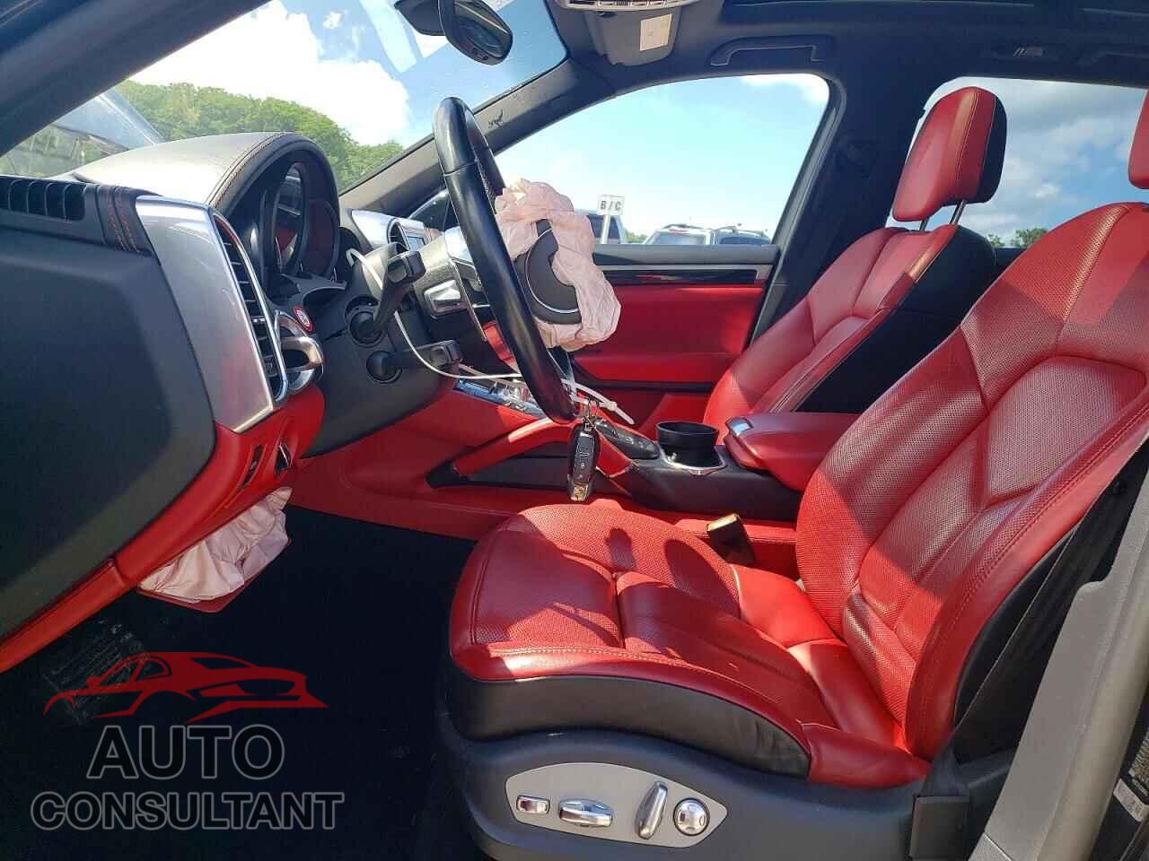 PORSCHE CAYENNE 2018 - WP1AA2A28JKA02435