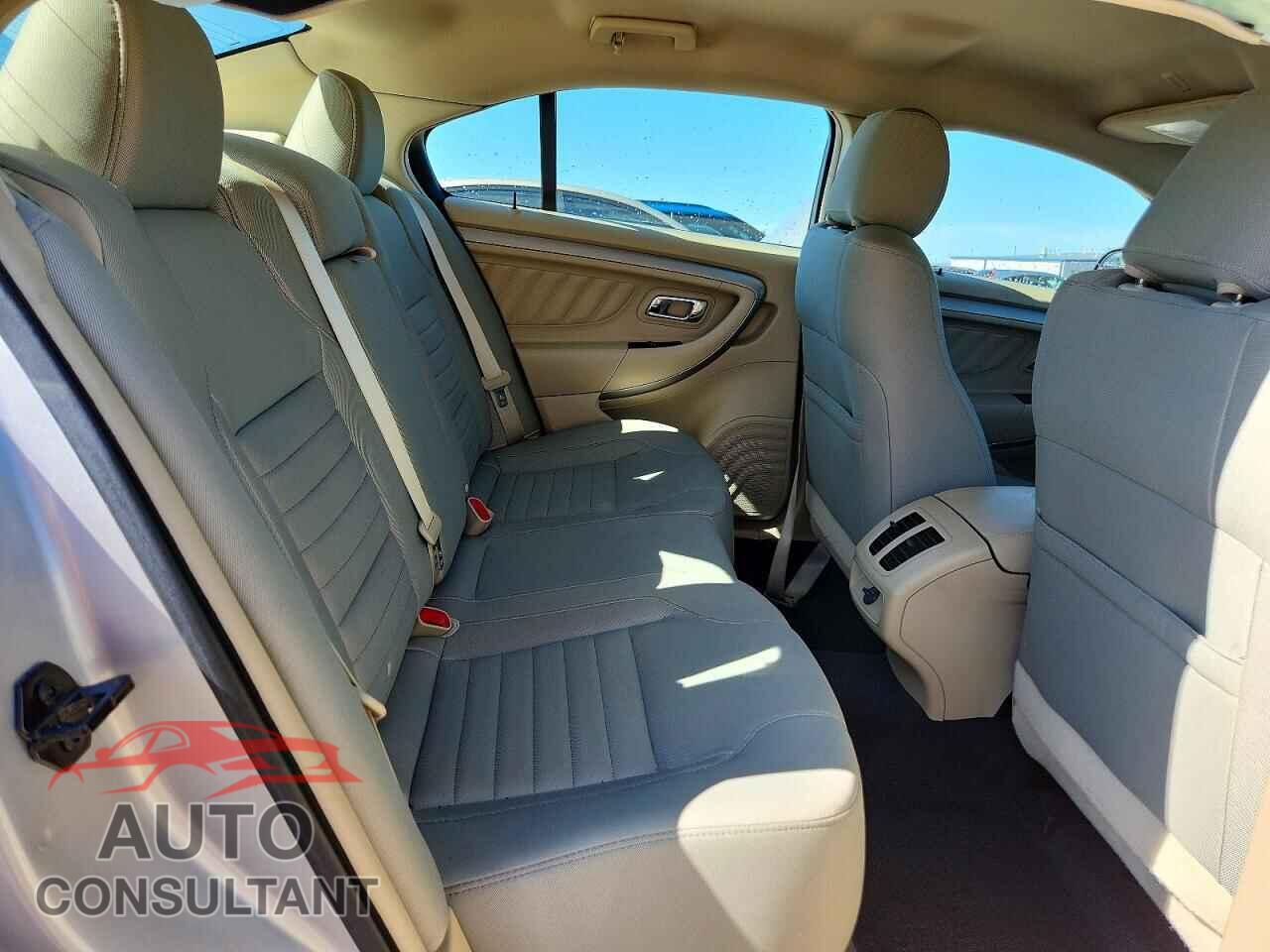 FORD TAURUS 2017 - 1FAHP2D88HG136010