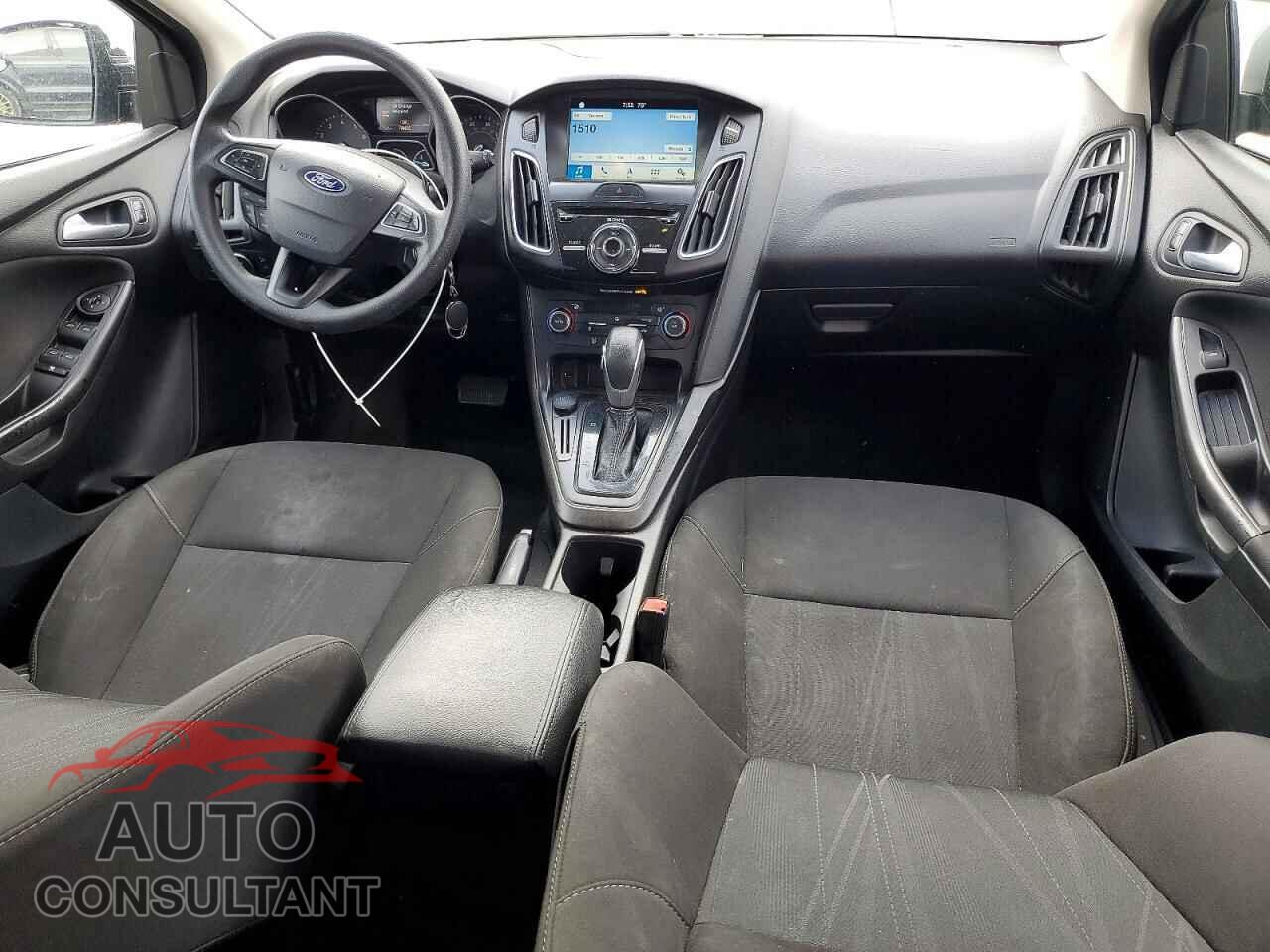 FORD FOCUS 2018 - 1FADP3M27JL211390
