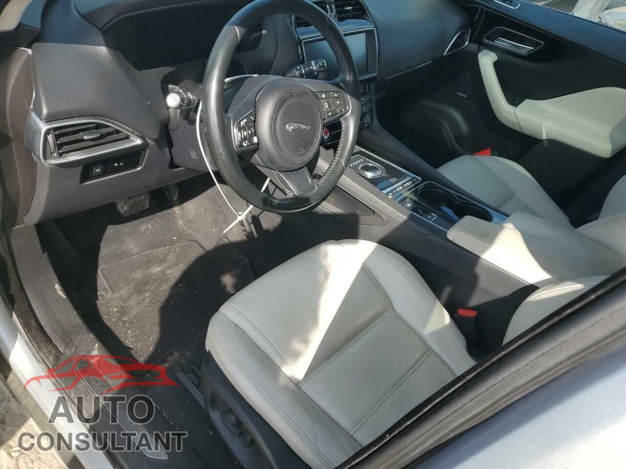 JAGUAR F-PACE 2017 - SADCK2BV2HA087504