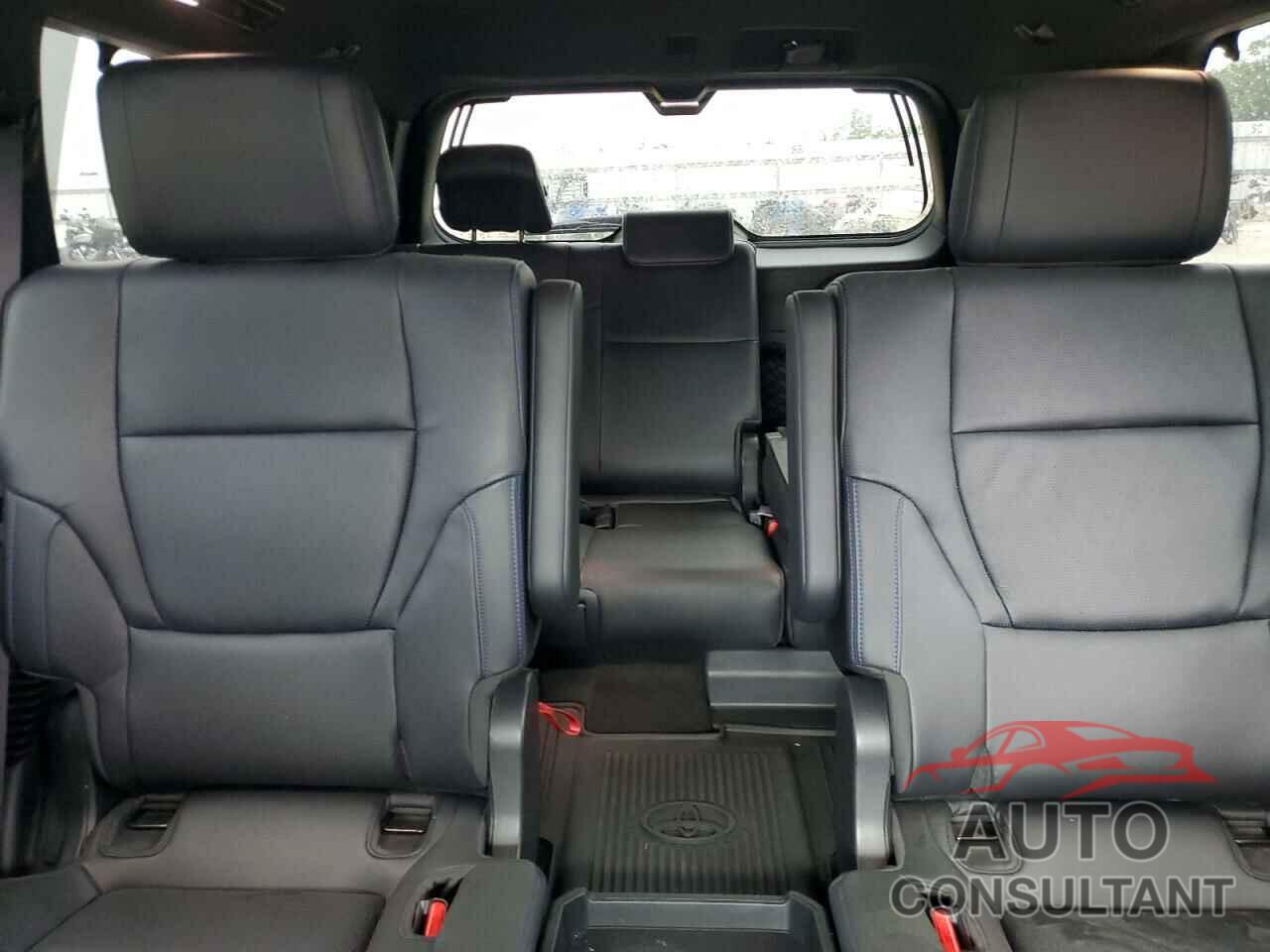 TOYOTA SEQUOIA 2023 - 7SVAAAAA1PX002409