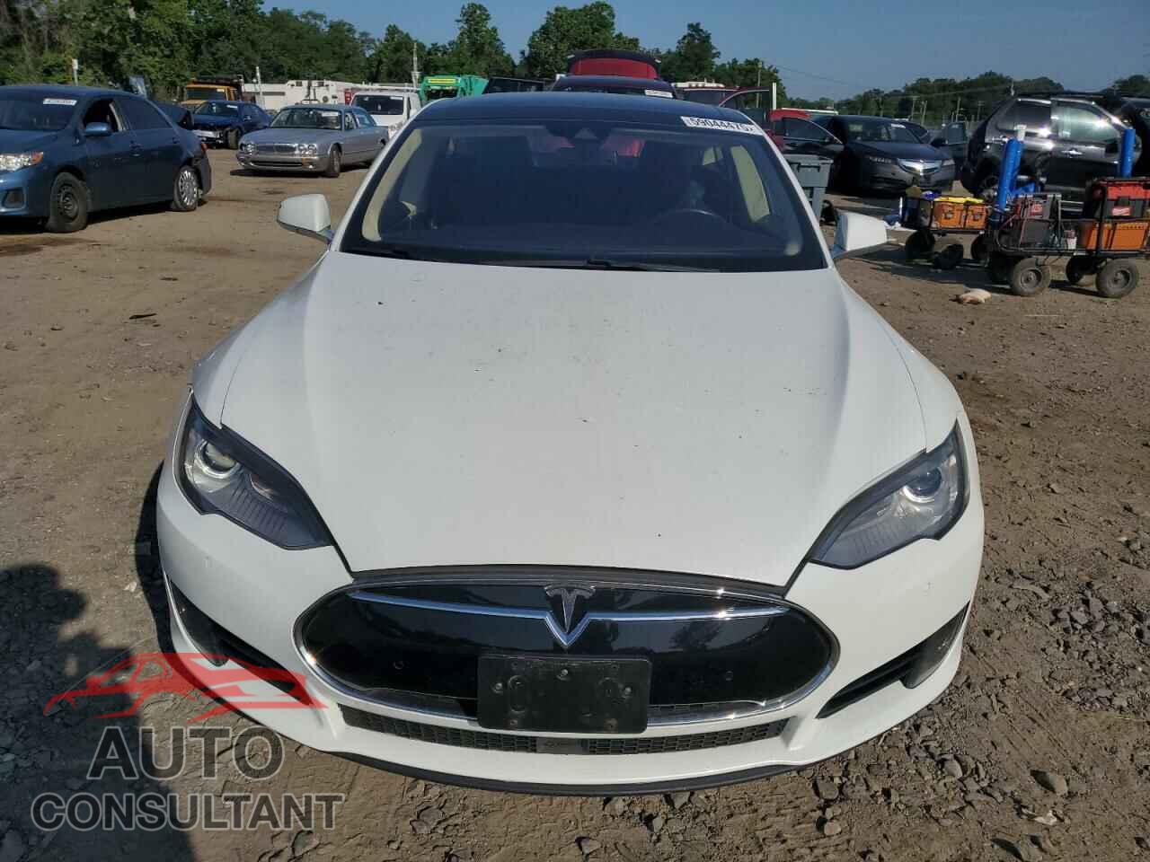 TESLA MODEL S 2015 - 5YJSA1H22FF096015