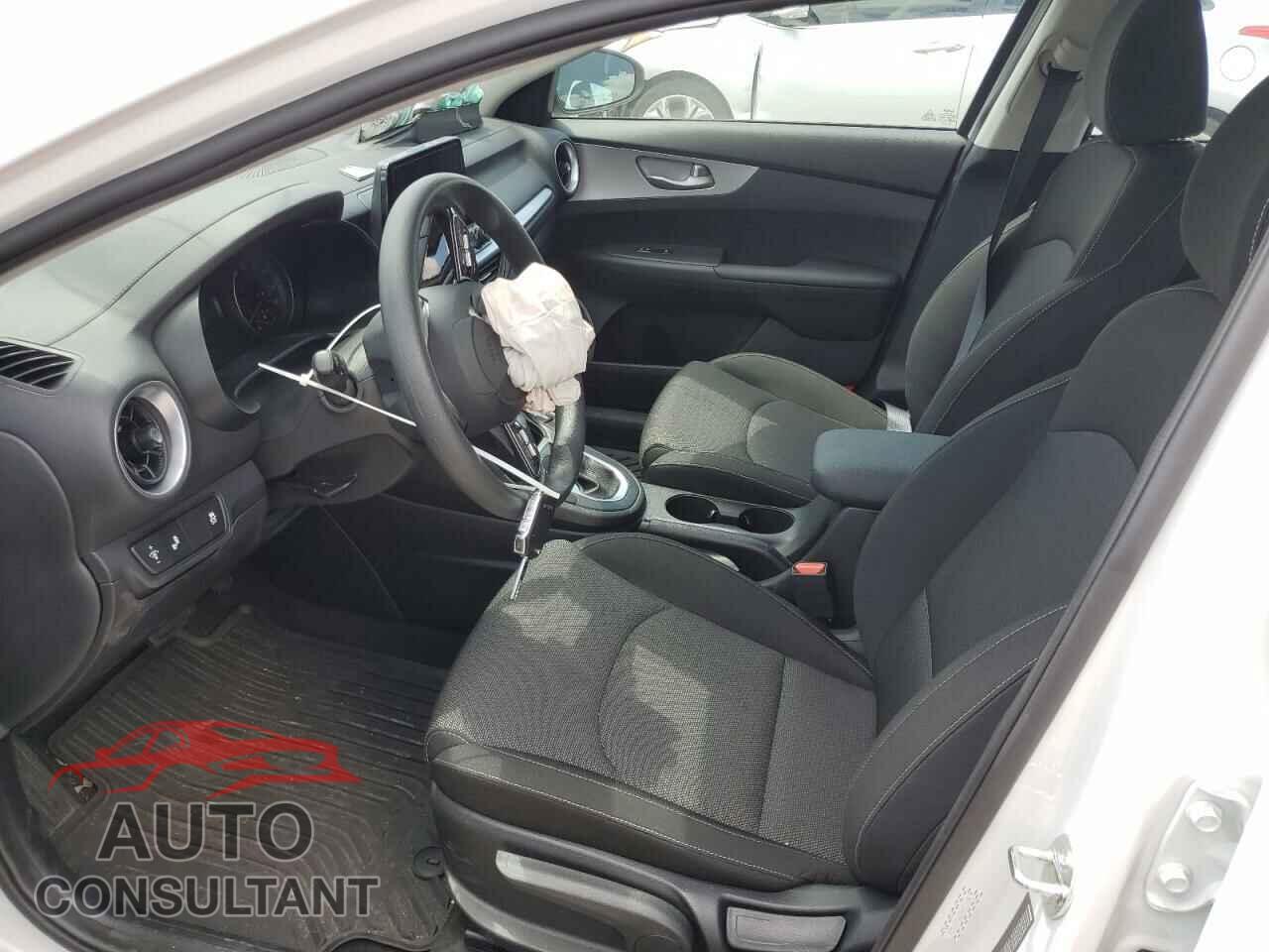 KIA FORTE 2023 - 3KPF24AD7PE669526