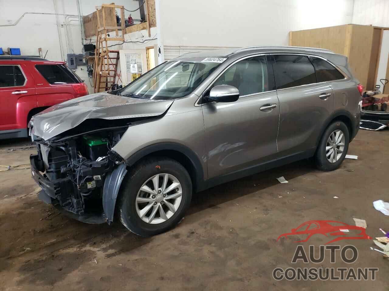 KIA SORENTO 2018 - 5XYPG4A31JG347391