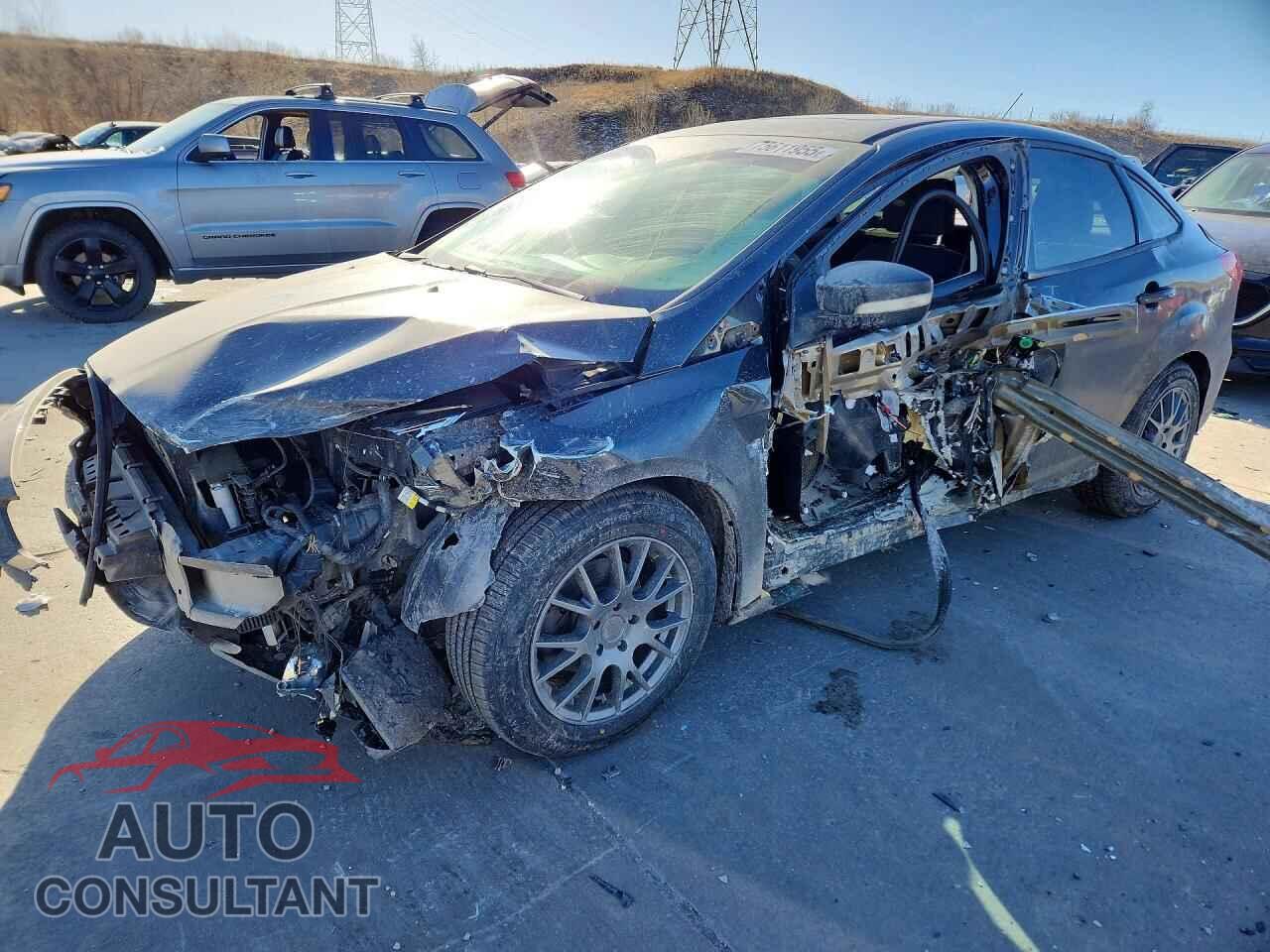 FORD FOCUS 2015 - 1FADP3F28FL325662