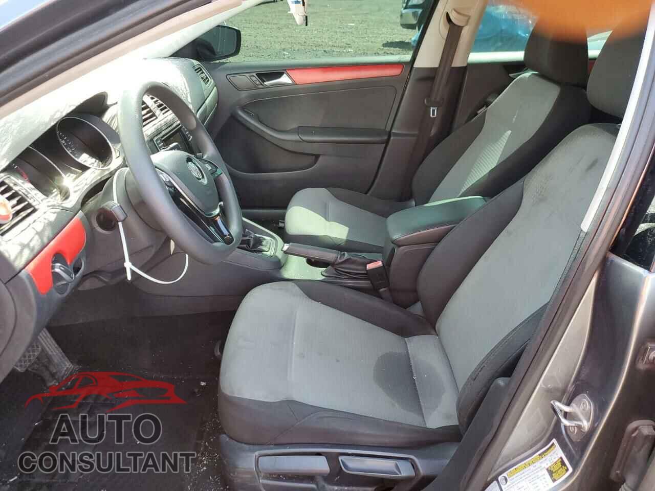 VOLKSWAGEN JETTA 2017 - 3VW2B7AJ5HM350281