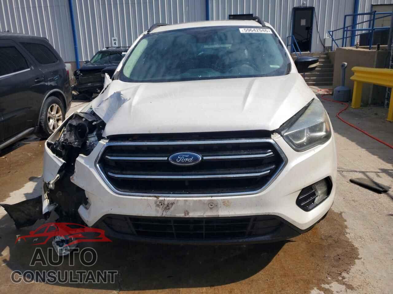 FORD ESCAPE 2017 - 1FMCU0J91HUC08497