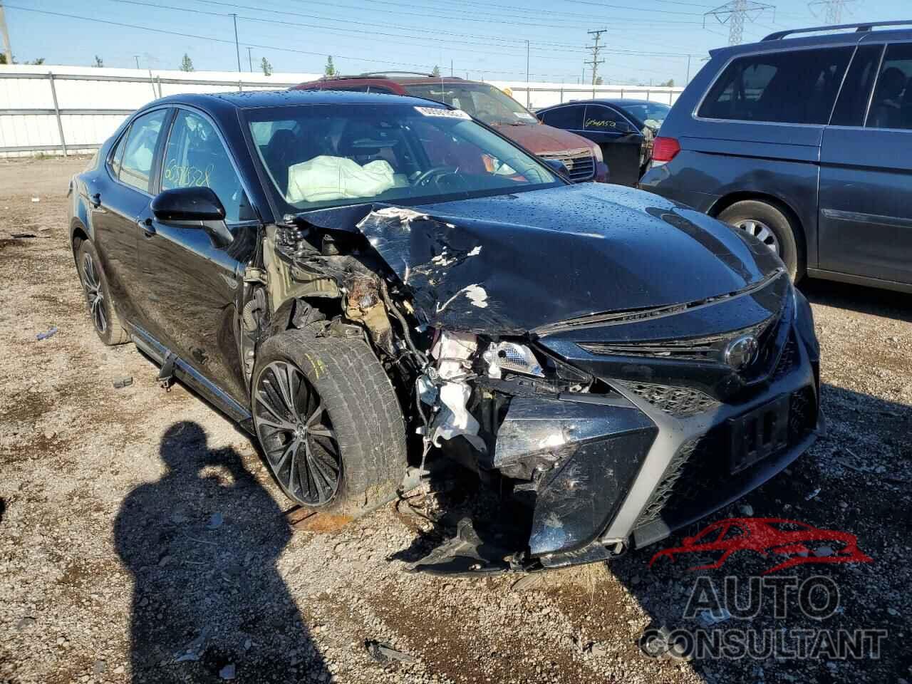TOYOTA CAMRY 2018 - 4T1B11HK2JU114119