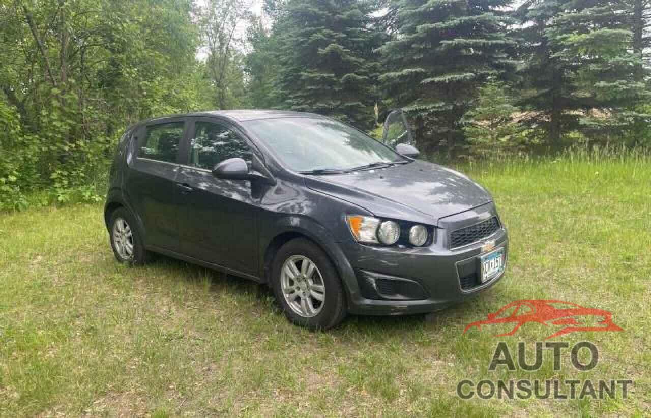 CHEVROLET SONIC 2013 - 1G1JC6SG6D4210067