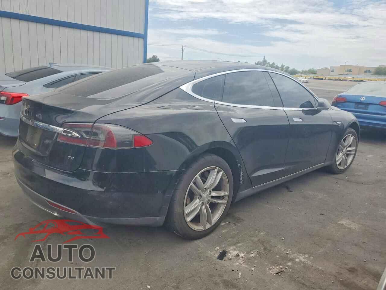 TESLA MODEL S 2015 - 5YJSA1E19FF116174
