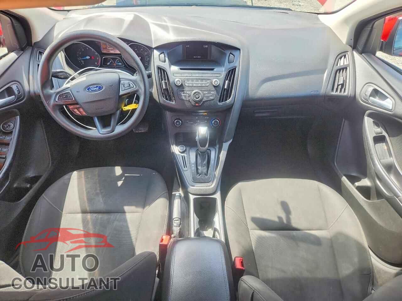 FORD FOCUS 2015 - 1FADP3F21FL307780