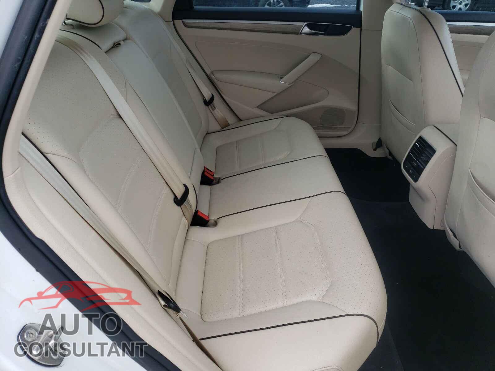 VOLKSWAGEN PASSAT 2018 - 1VWBA7A39JC025631