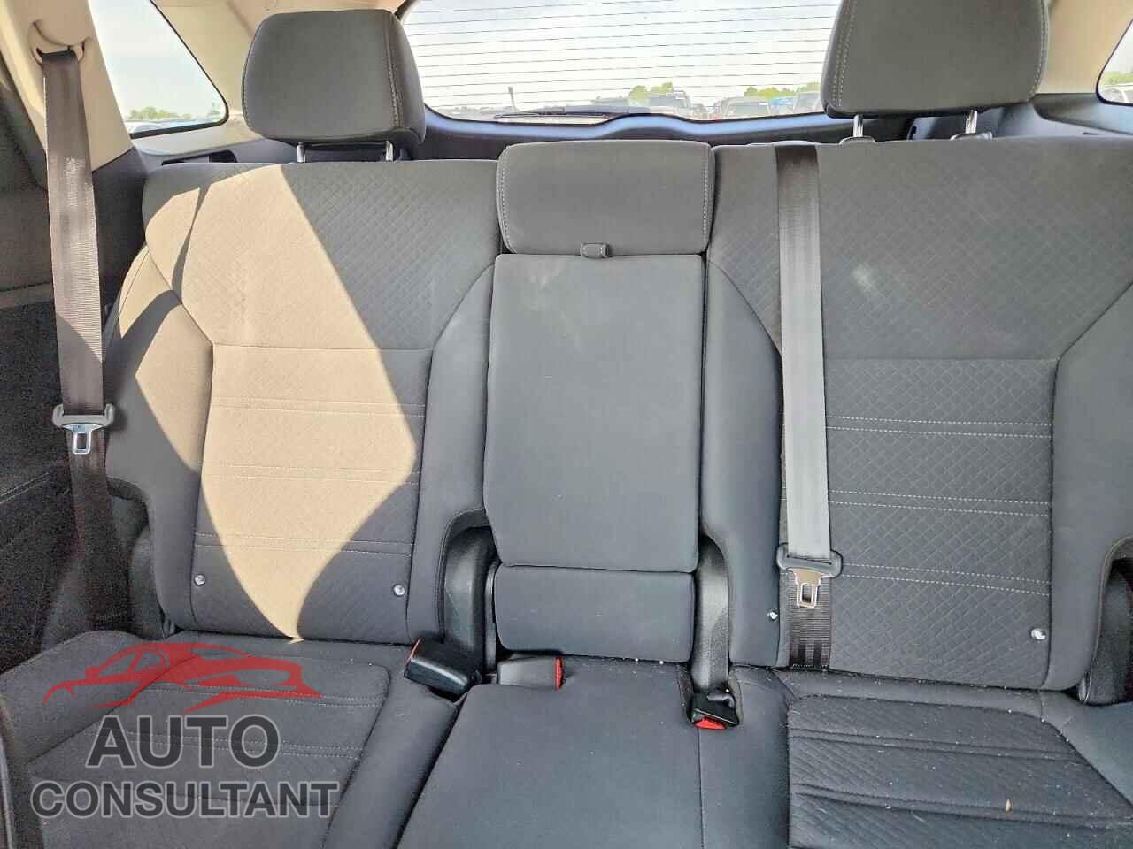 KIA SORENTO 2017 - 5XYPGDA38HG314124