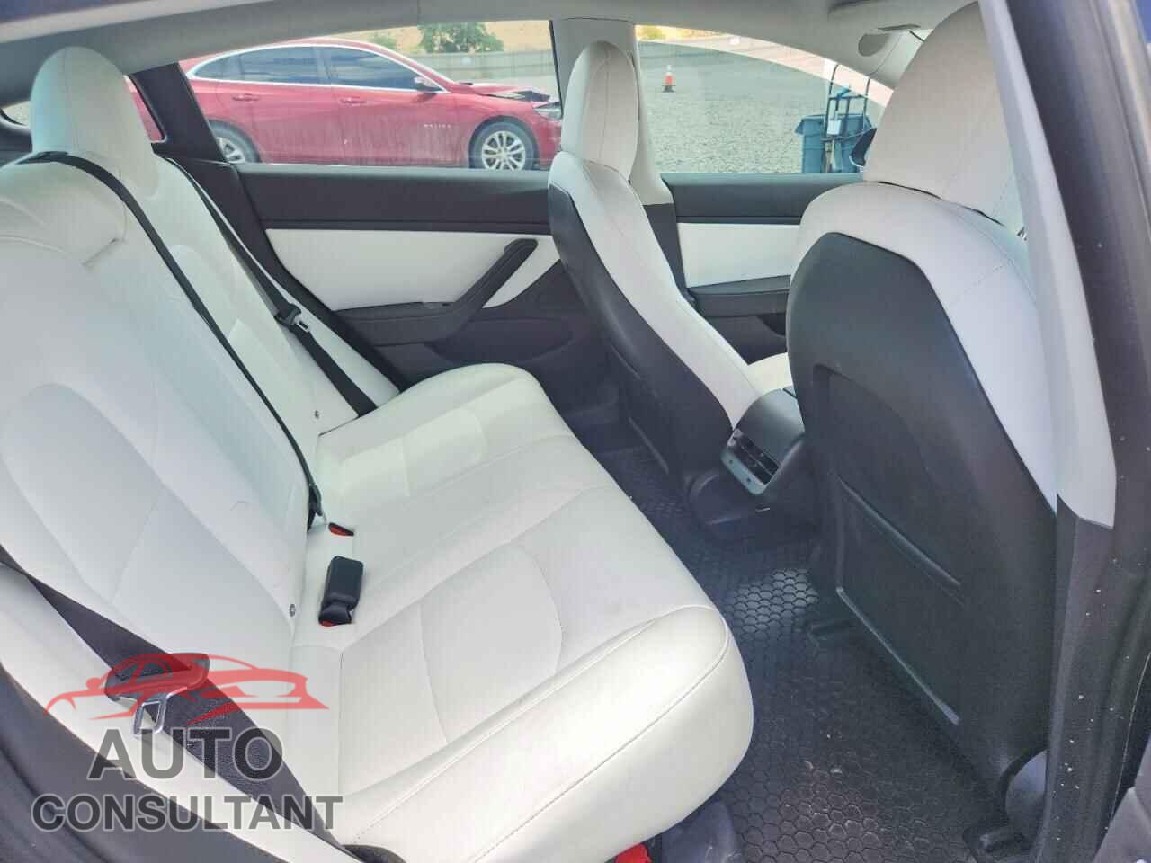 TESLA MODEL 3 2018 - 5YJ3E1EB1JF147753