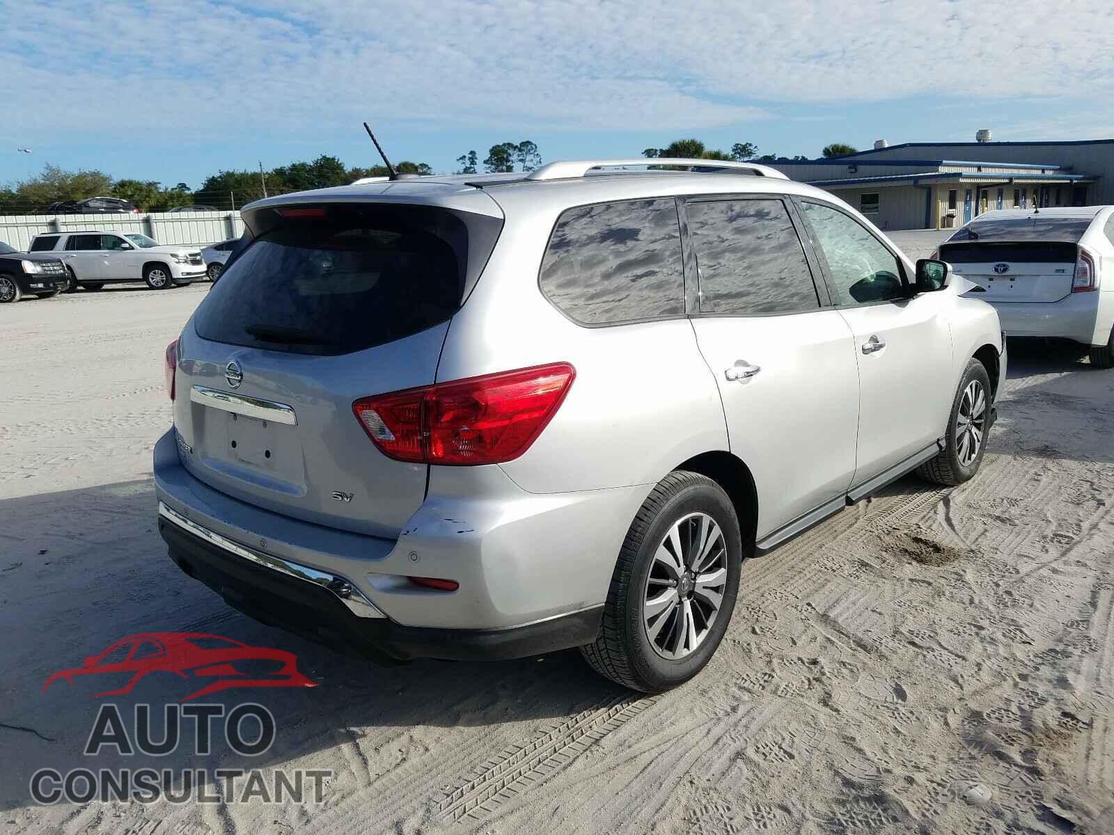 NISSAN PATHFINDER 2017 - 5N1DR2MN5HC651039
