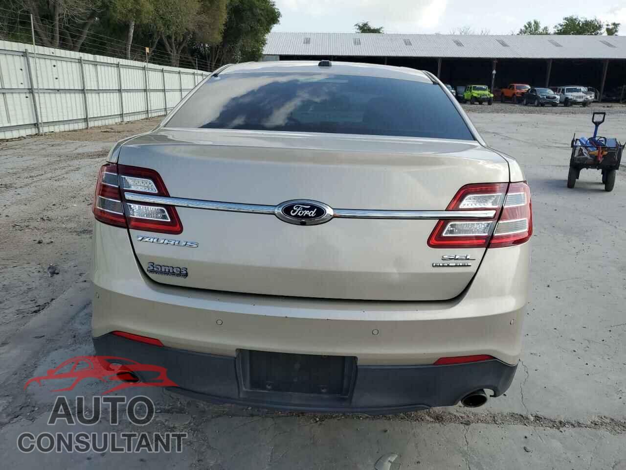 FORD TAURUS 2017 - 1FAHP2E86HG118720