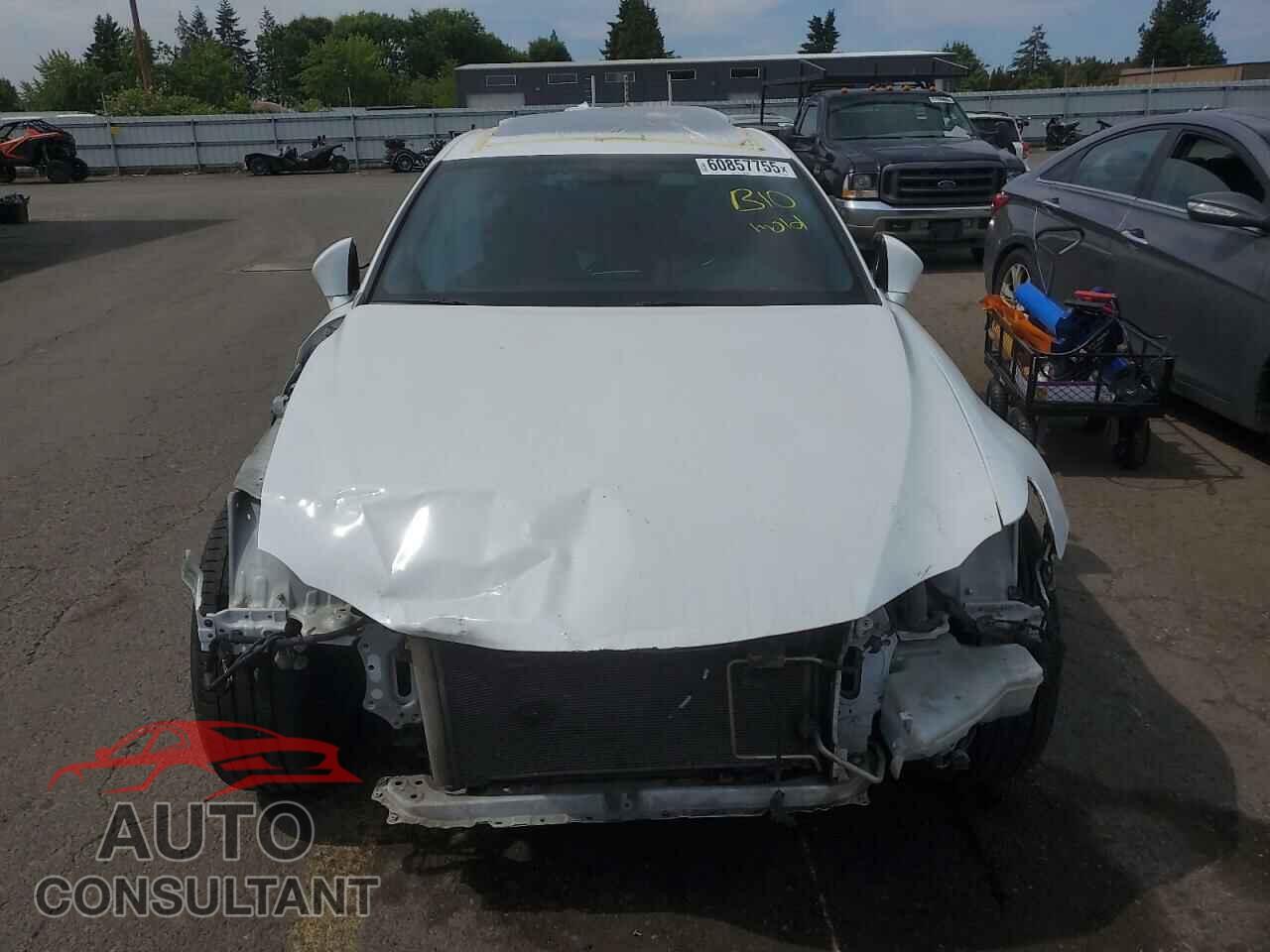 LEXUS IS 2014 - JTHBE1D23E5008680