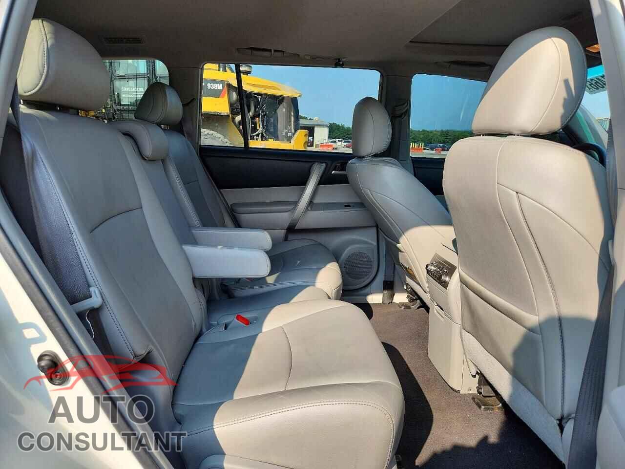 TOYOTA HIGHLANDER 2013 - 5TDBK3EH8DS254884