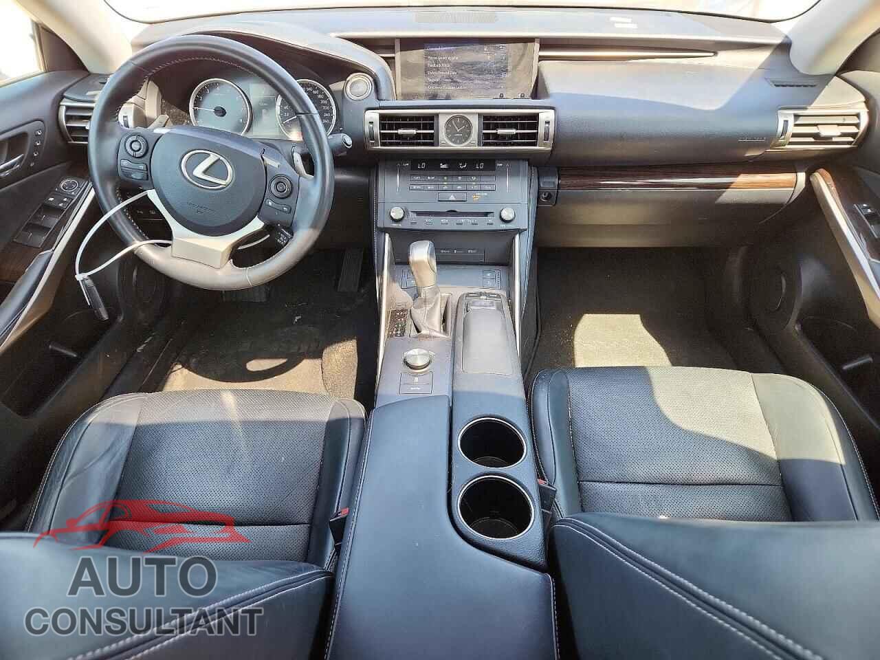 LEXUS IS 2015 - JTHCF1D27F5021421