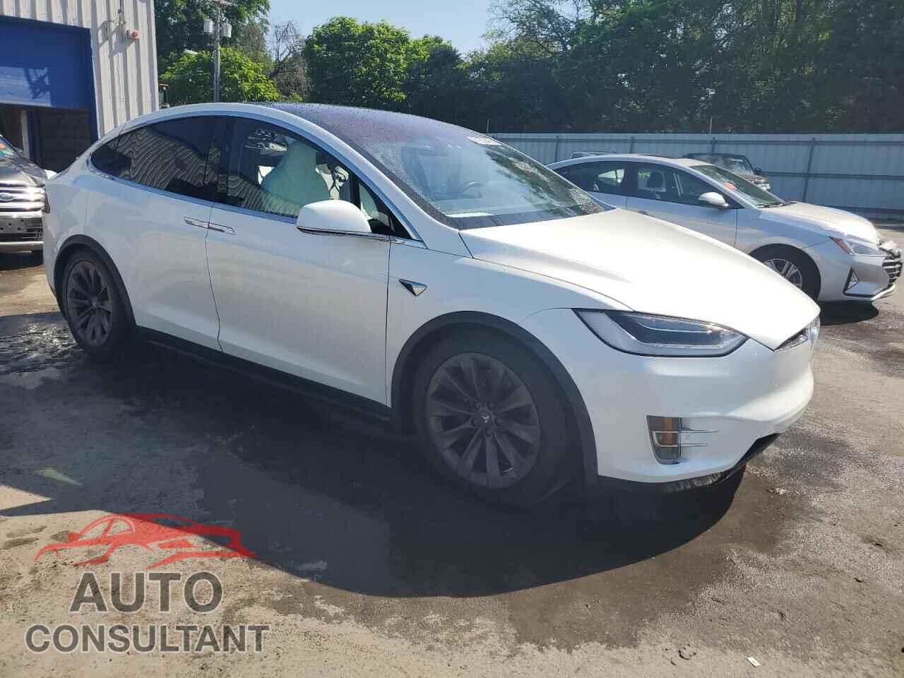TESLA MODEL X 2018 - 5YJXCBE21JF122333