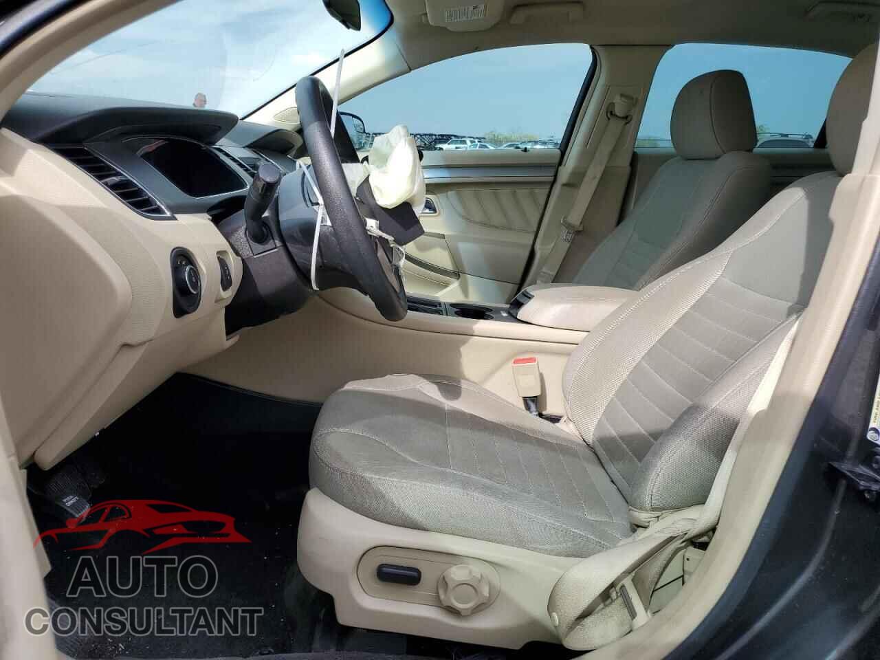 FORD TAURUS 2018 - 1FAHP2D88JG137311