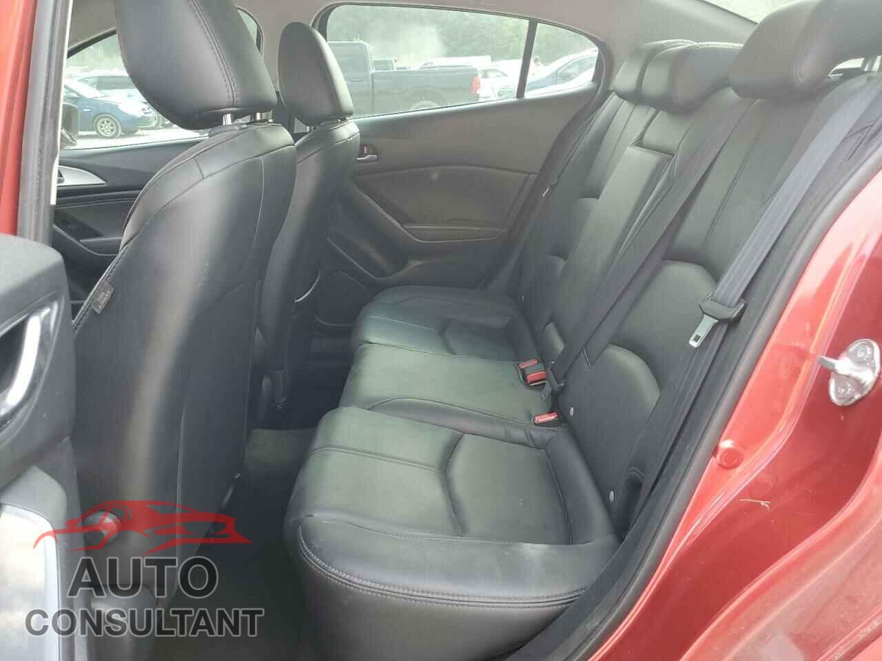 MAZDA 3 2018 - 3MZBN1V30JM263684