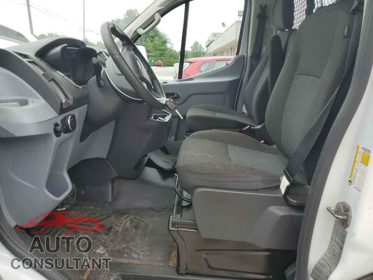 FORD TRANSIT 2018 - 1FTYR1ZM6JKB38037